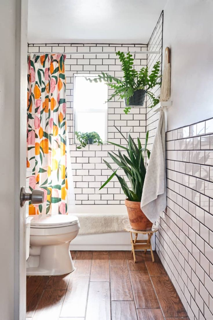 50 Small Bathroom Ideas To Make Even The Tiniest Spaces Stand Out ... for How To Optimize Bathroom Design